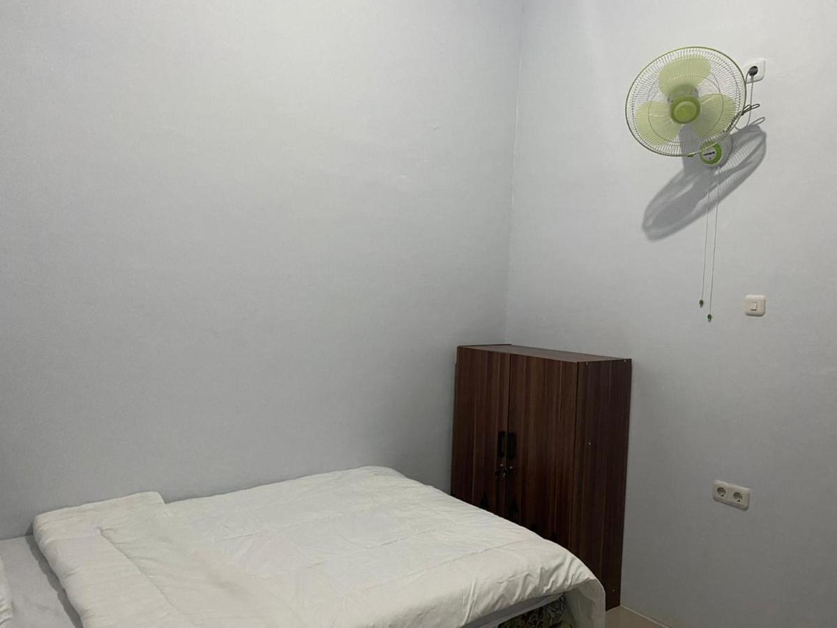 Khalisa Home Syariah Pontianak Bagian luar foto