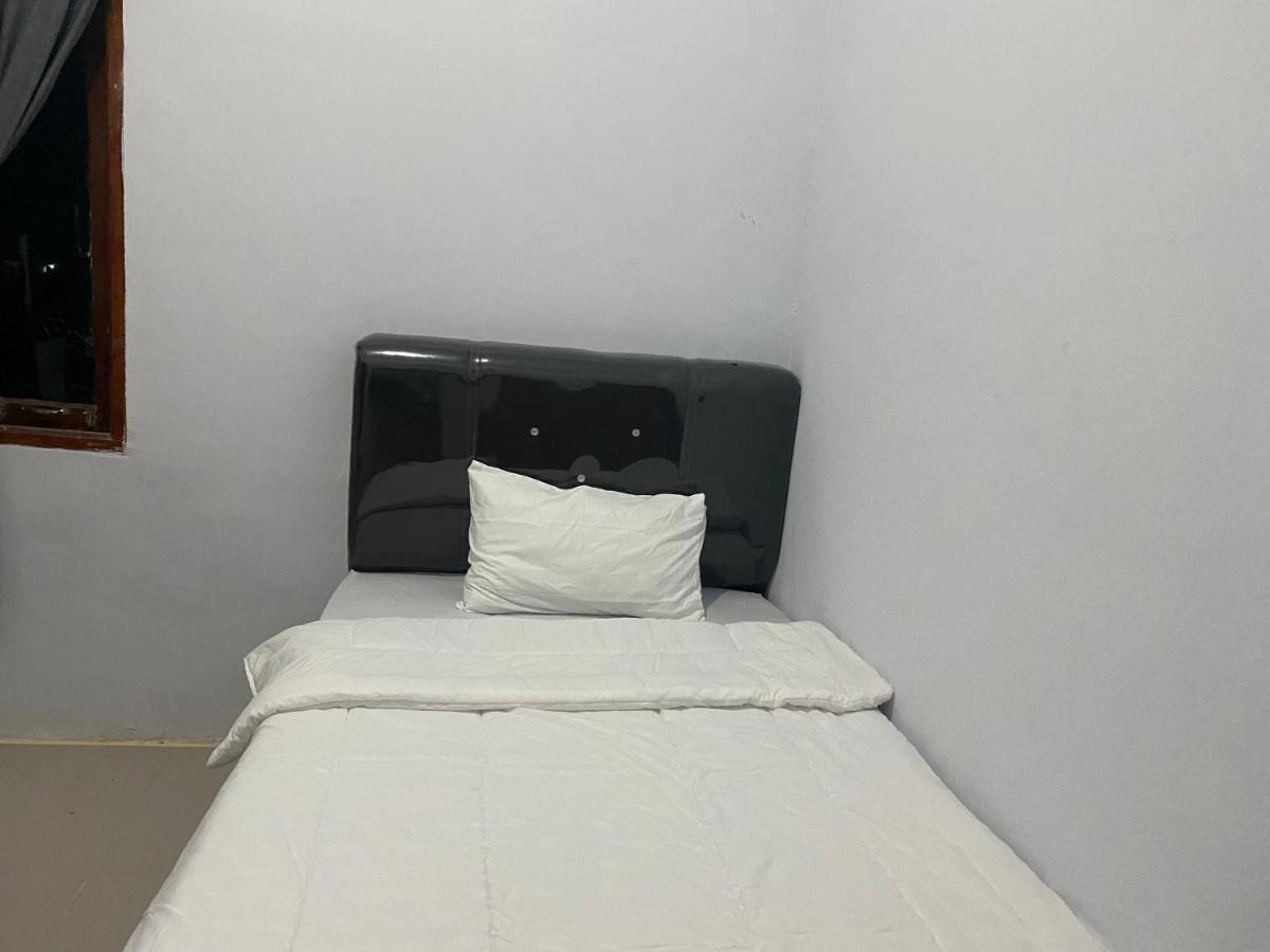 Khalisa Home Syariah Pontianak Bagian luar foto