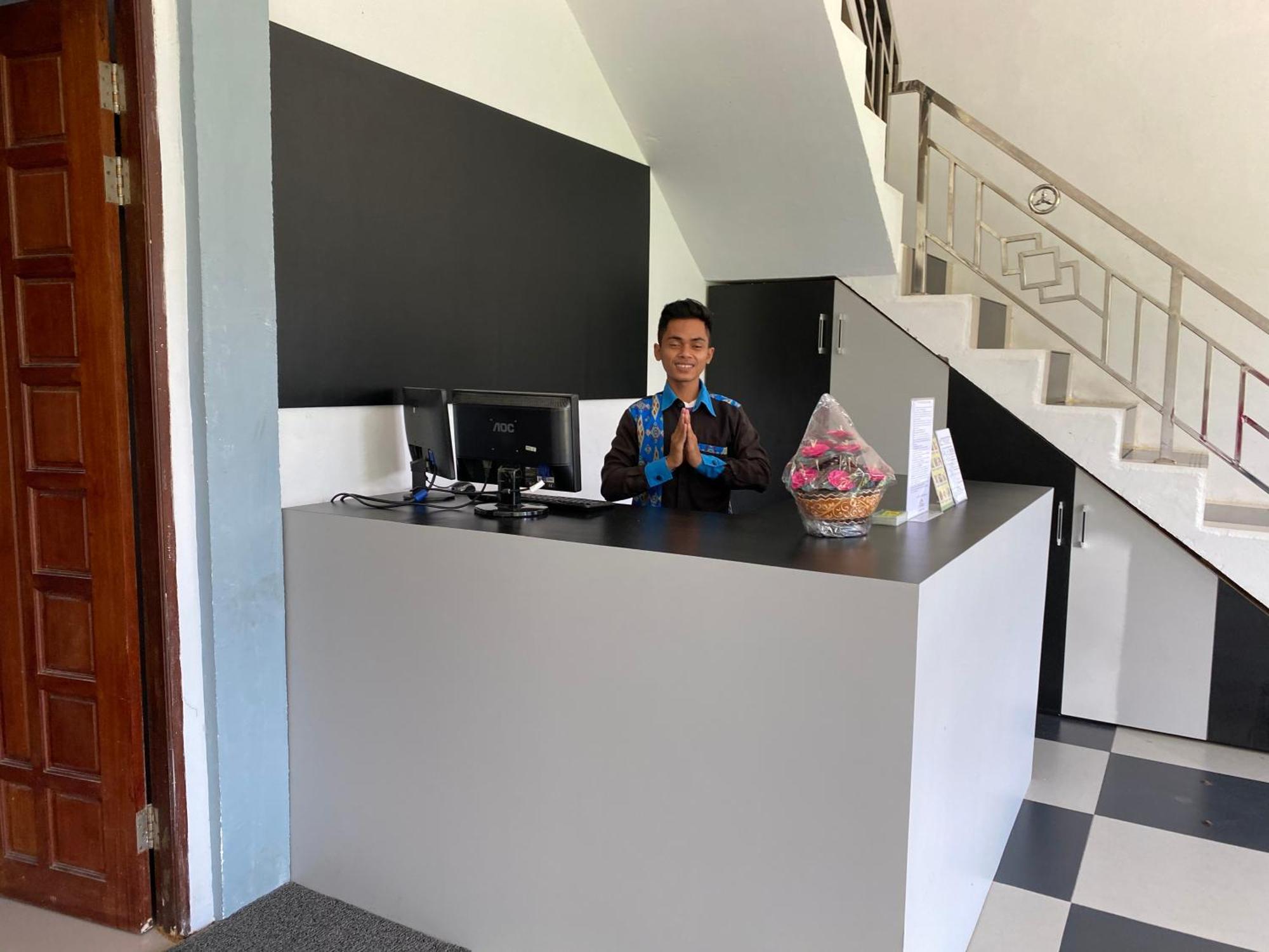 Khalisa Home Syariah Pontianak Bagian luar foto