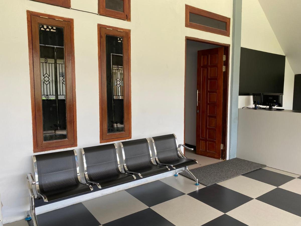 Khalisa Home Syariah Pontianak Bagian luar foto
